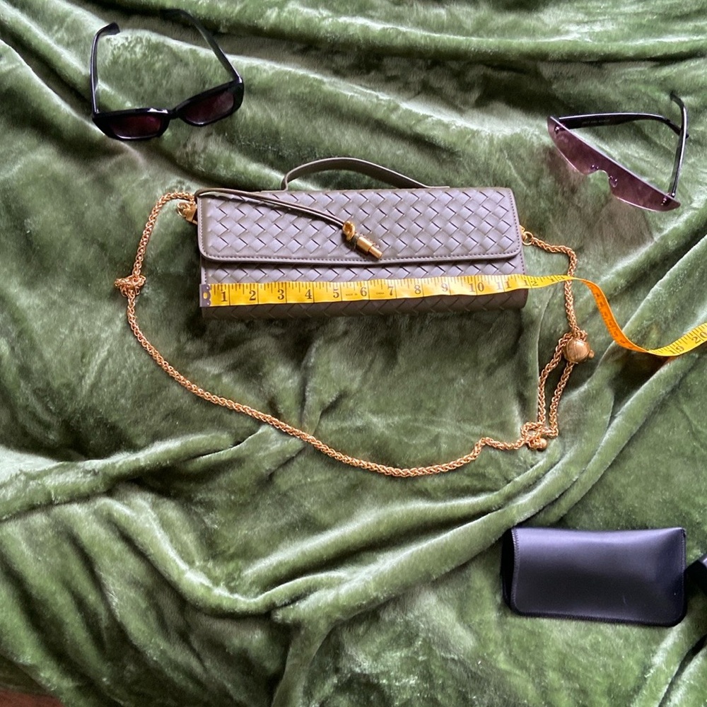 Elegant Woven Clutch with Gold Chain